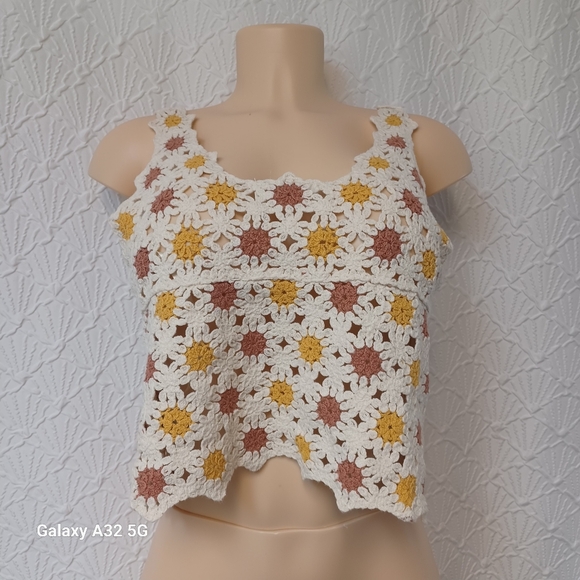 New In Women Size S/m Crochet Floral Women Top - White, Yellow, Brown - Picture 9 of 11